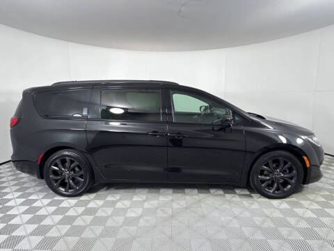 2019 Chrysler Pacifica Touring L Plus