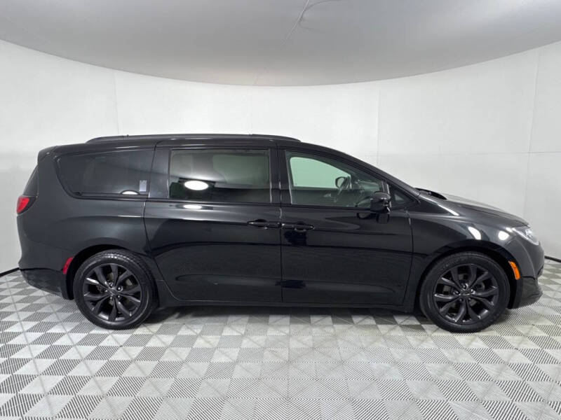 2019 Chrysler Pacifica Touring L Plus