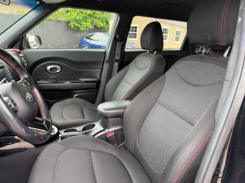2015 Kia Soul +