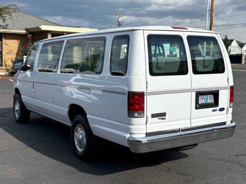 2011 Ford E-Series E-350 SD XLT