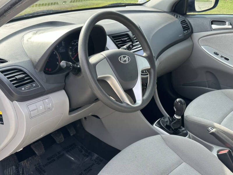 2012 Hyundai Accent GS