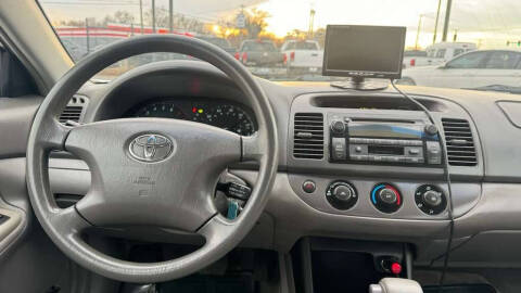 2004 Toyota Camry LE