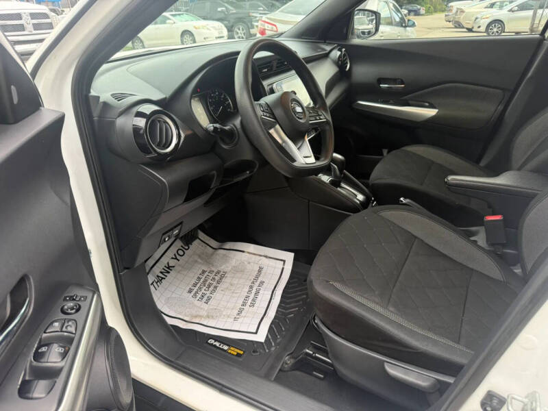 2020 Nissan Kicks SV