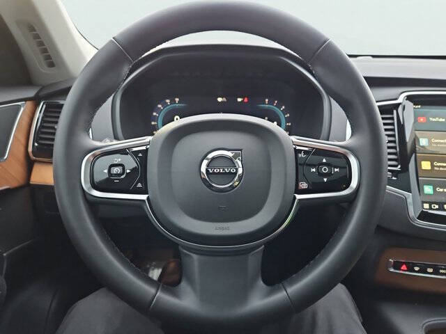 2024 Volvo XC90 B5 Plus Bright Theme