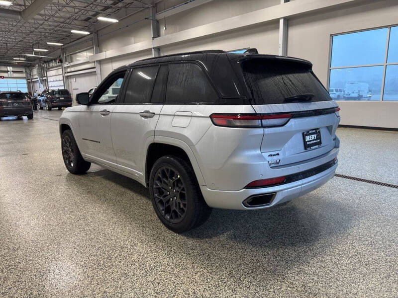 2025 Jeep Grand Cherokee Summit