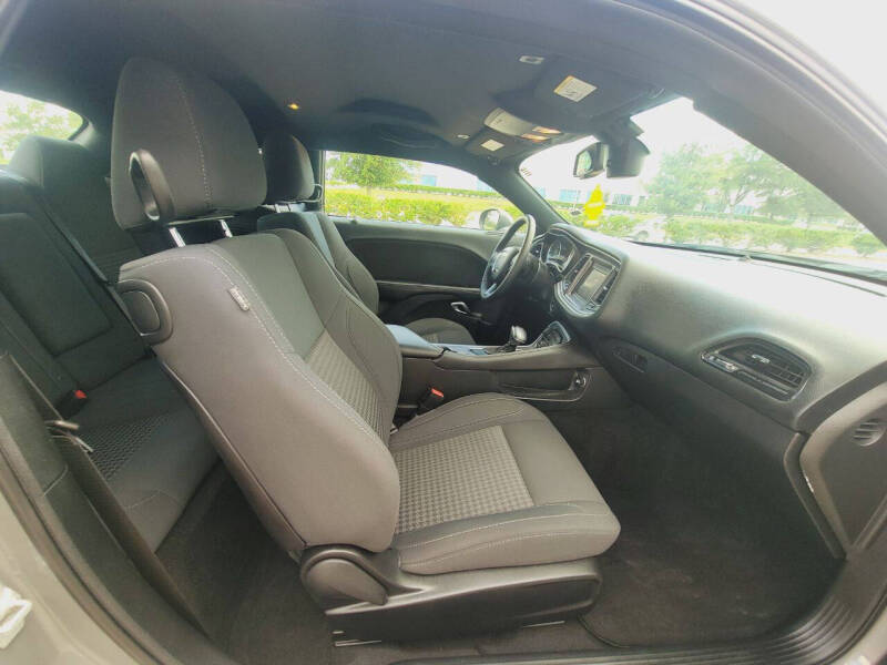 2019 Dodge Challenger SXT