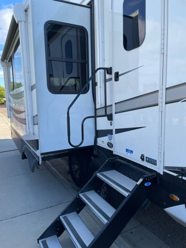 2022 Jayco North Point 377RLBH