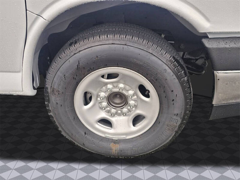 2025 Chevrolet Express 2500