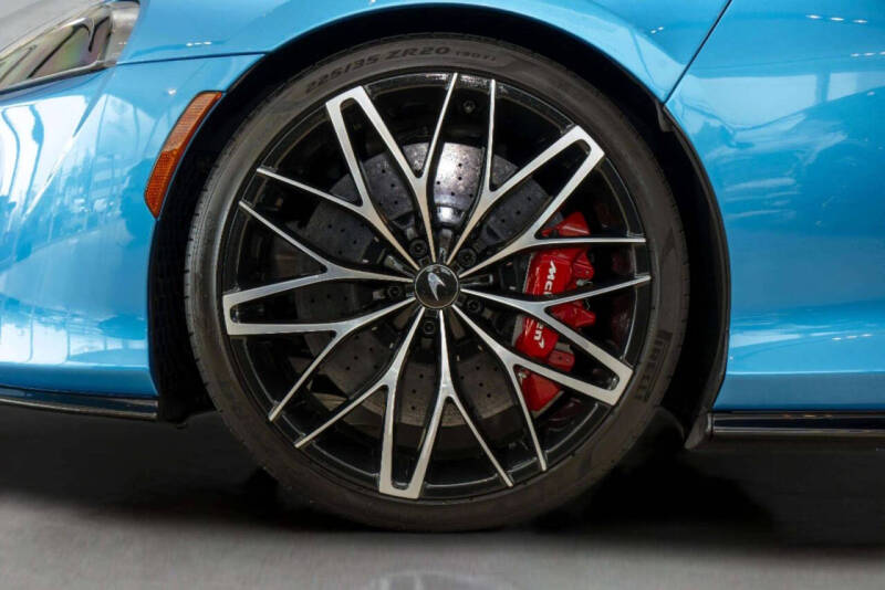 2023 McLaren GT