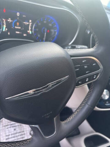 2022 Chrysler Pacifica Touring L