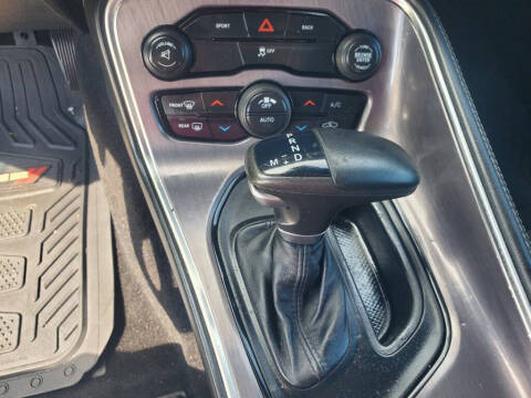 2015 Dodge Challenger SXT