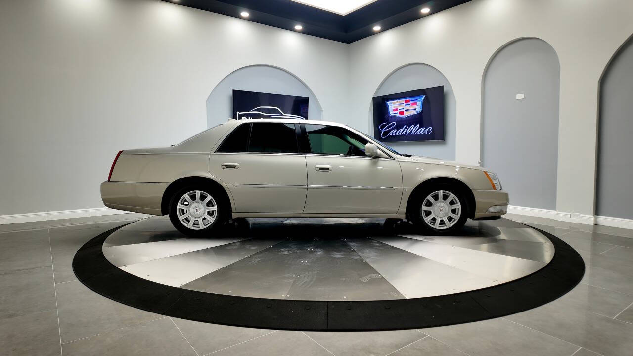 2009 Cadillac DTS 4