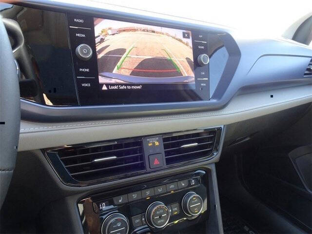 2024 Volkswagen Taos SE 4Motion