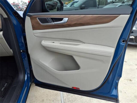 2025 Volkswagen Atlas SE