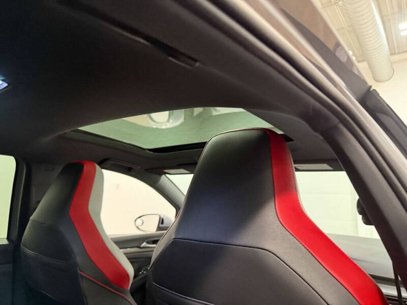 2022 Volkswagen Golf GTI Autobahn