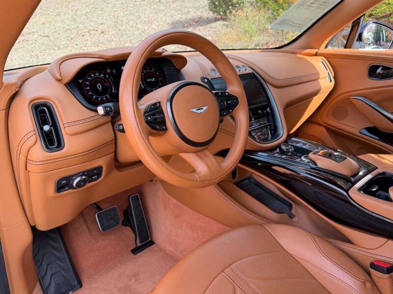 2023 Aston Martin DBX 707