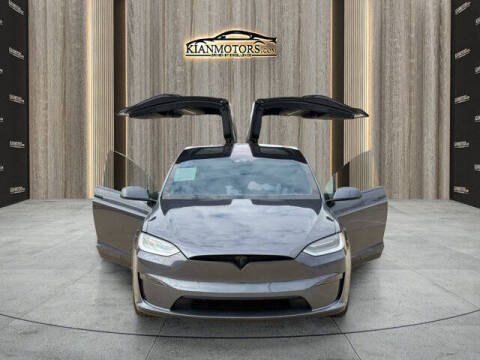 2023 Tesla Model X Standard Range