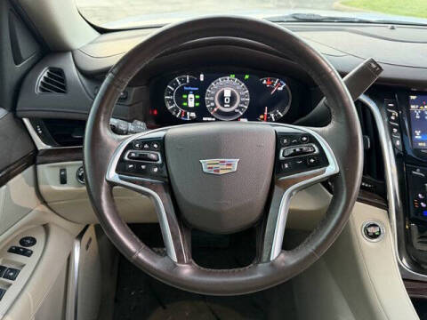 2017 Cadillac Escalade Luxury
