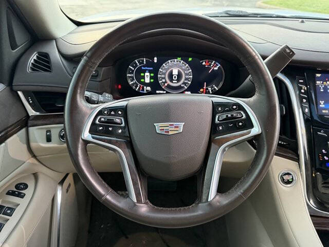 2017 Cadillac Escalade Luxury
