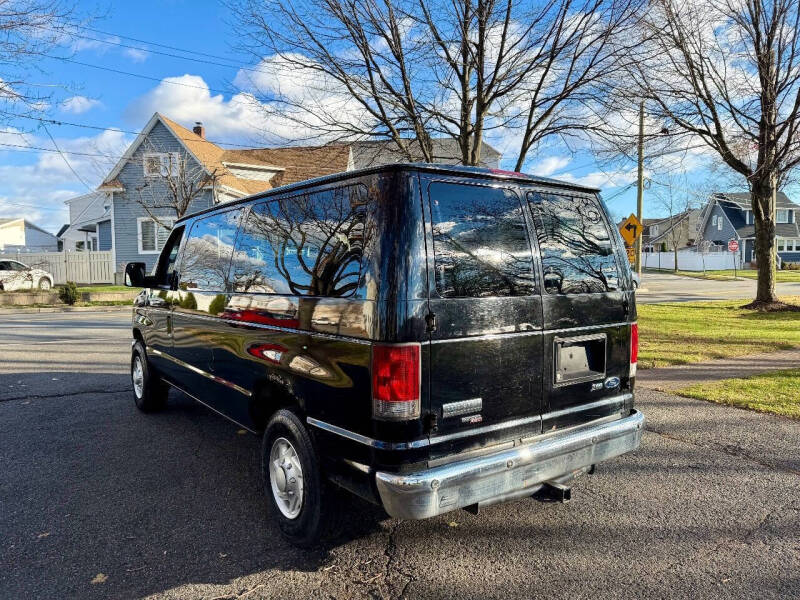 2011 Ford E-Series E-350 SD XLT