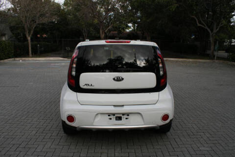 2017 Kia Soul +