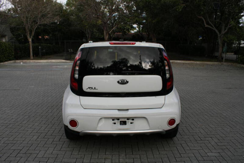 2017 Kia Soul +