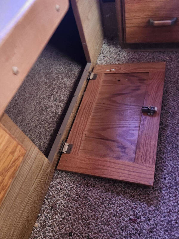 1989 Pace American 37F