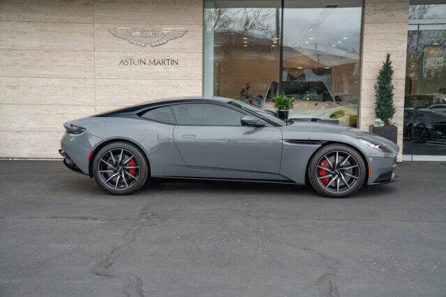 2018 Aston Martin DB11 51