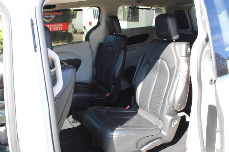 2018 Chrysler Pacifica Touring L Plus