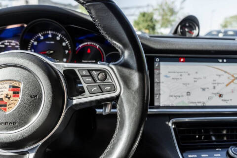 2018 Porsche Panamera 4