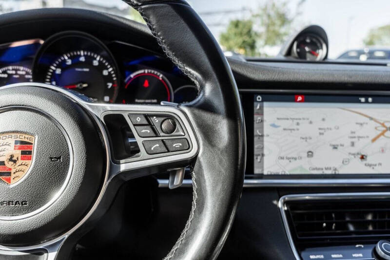 2018 Porsche Panamera 4