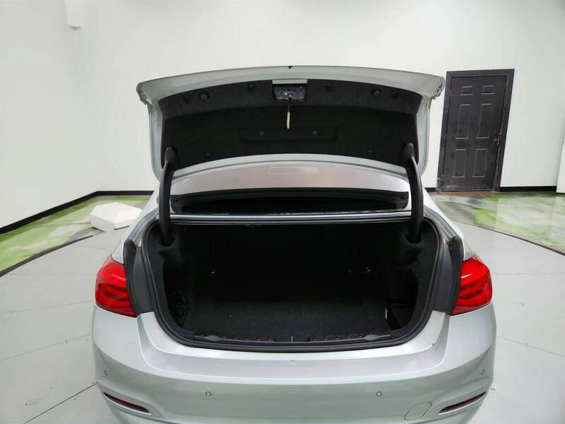 2018 BMW 3 Series 320i