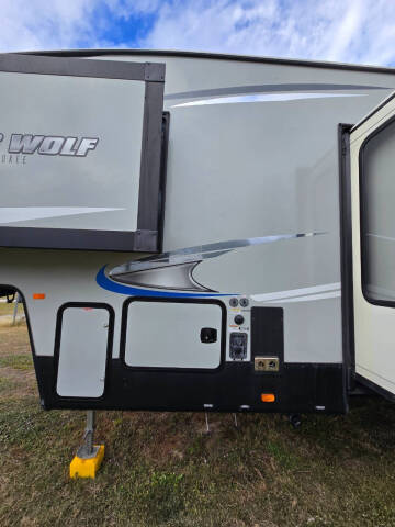 2019 Forest River Arctic Wolf 305 ML6 Orbital With Leveling