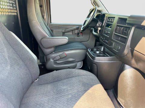 2022 GMC Savana 2500