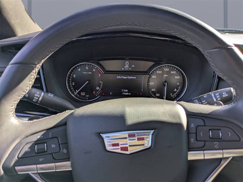 2025 Cadillac XT6 Luxury