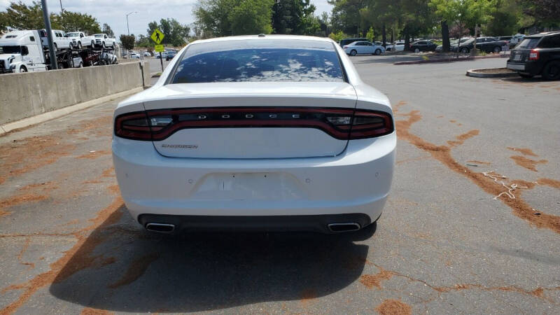 2016 Dodge Charger SE