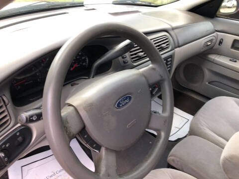 2005 Ford Taurus SE