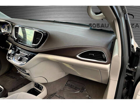 2021 Chrysler Pacifica Touring