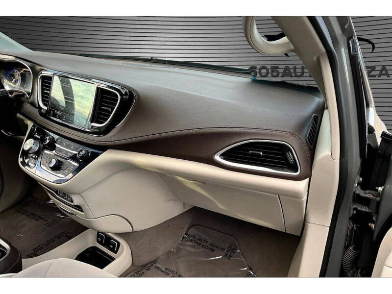 2021 Chrysler Pacifica Touring