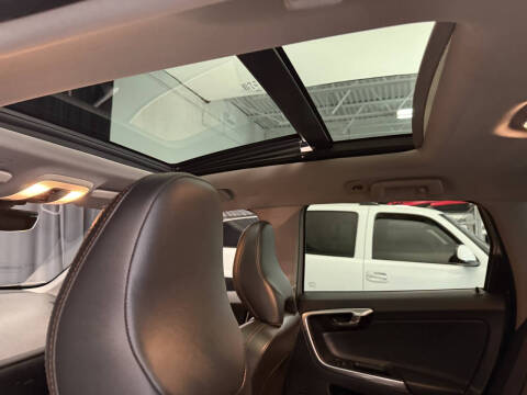 2017 Volvo XC60 T6 Dynamic