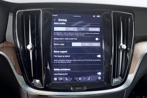 2023 Volvo S60 Recharge T8 Plus Dark Theme