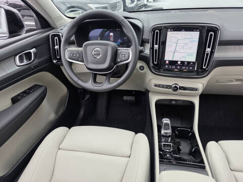 2026 Volvo XC40 B5 Plus