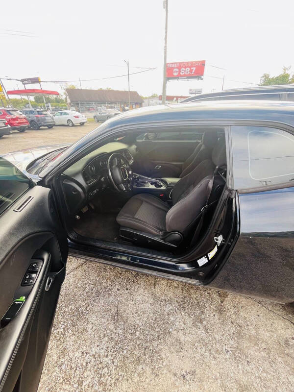 2016 Dodge Challenger SXT