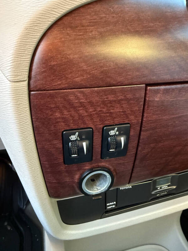 2013 Toyota Sienna XLE 8-Passenger