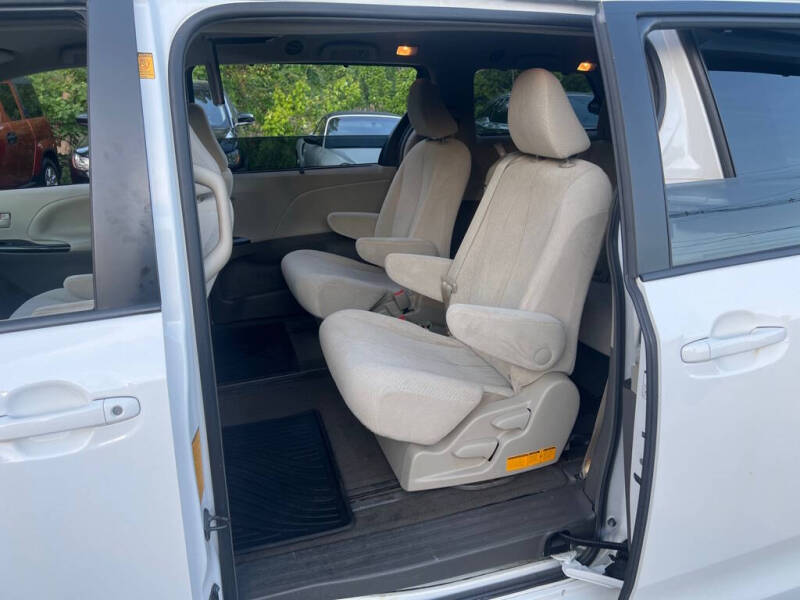 2012 Toyota Sienna