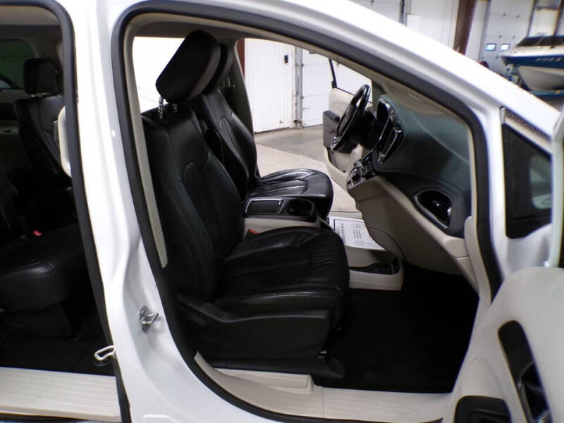 2021 Chrysler Pacifica Touring L