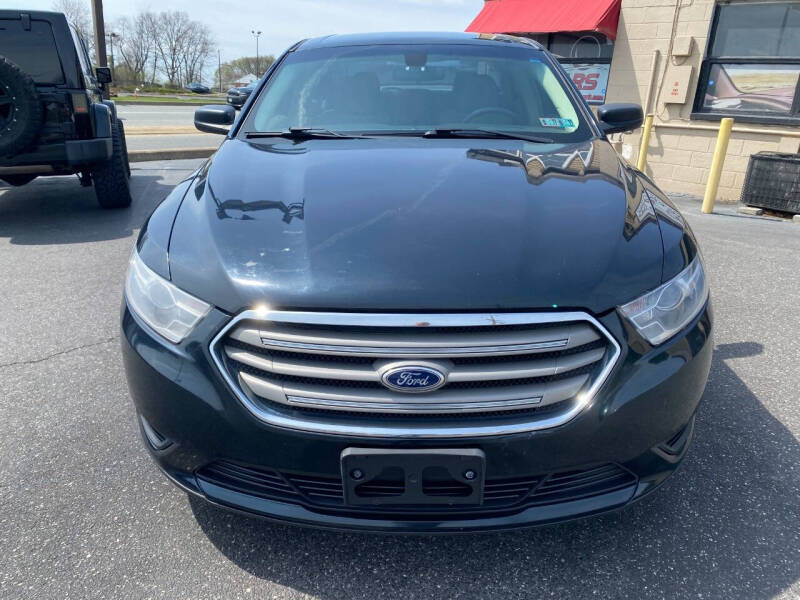 2015 Ford Taurus SE