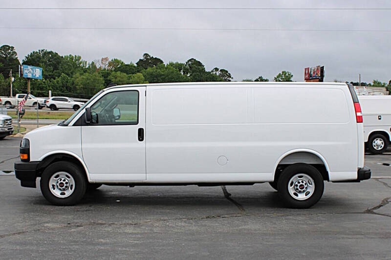 2025 GMC Savana 2500