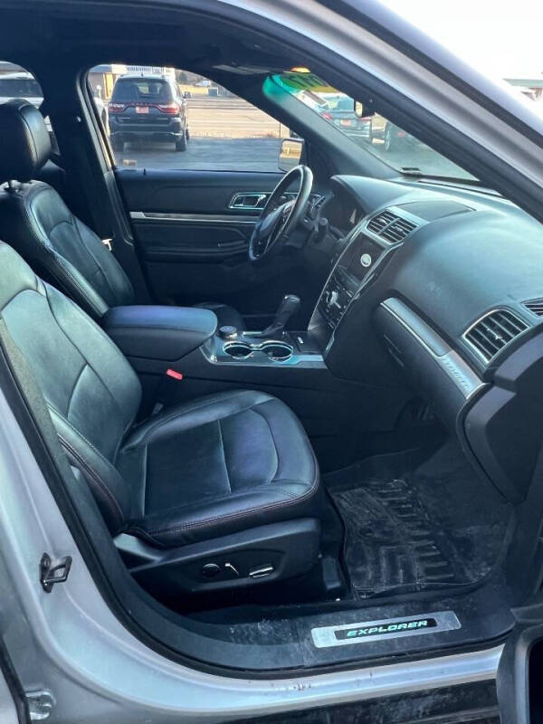 2017 Ford Explorer Sport