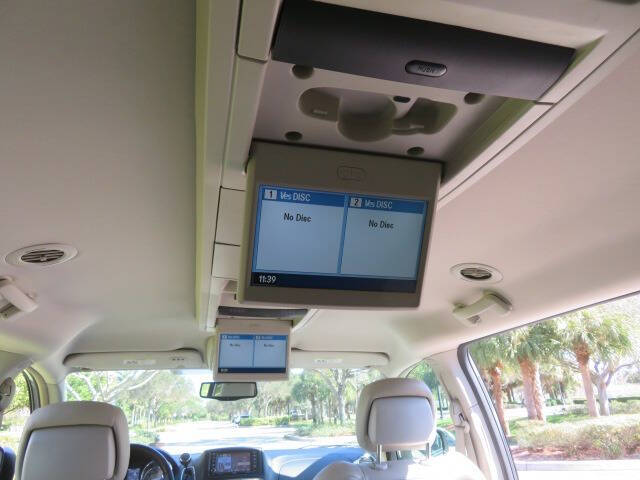 2013 Chrysler Town and Country Limited